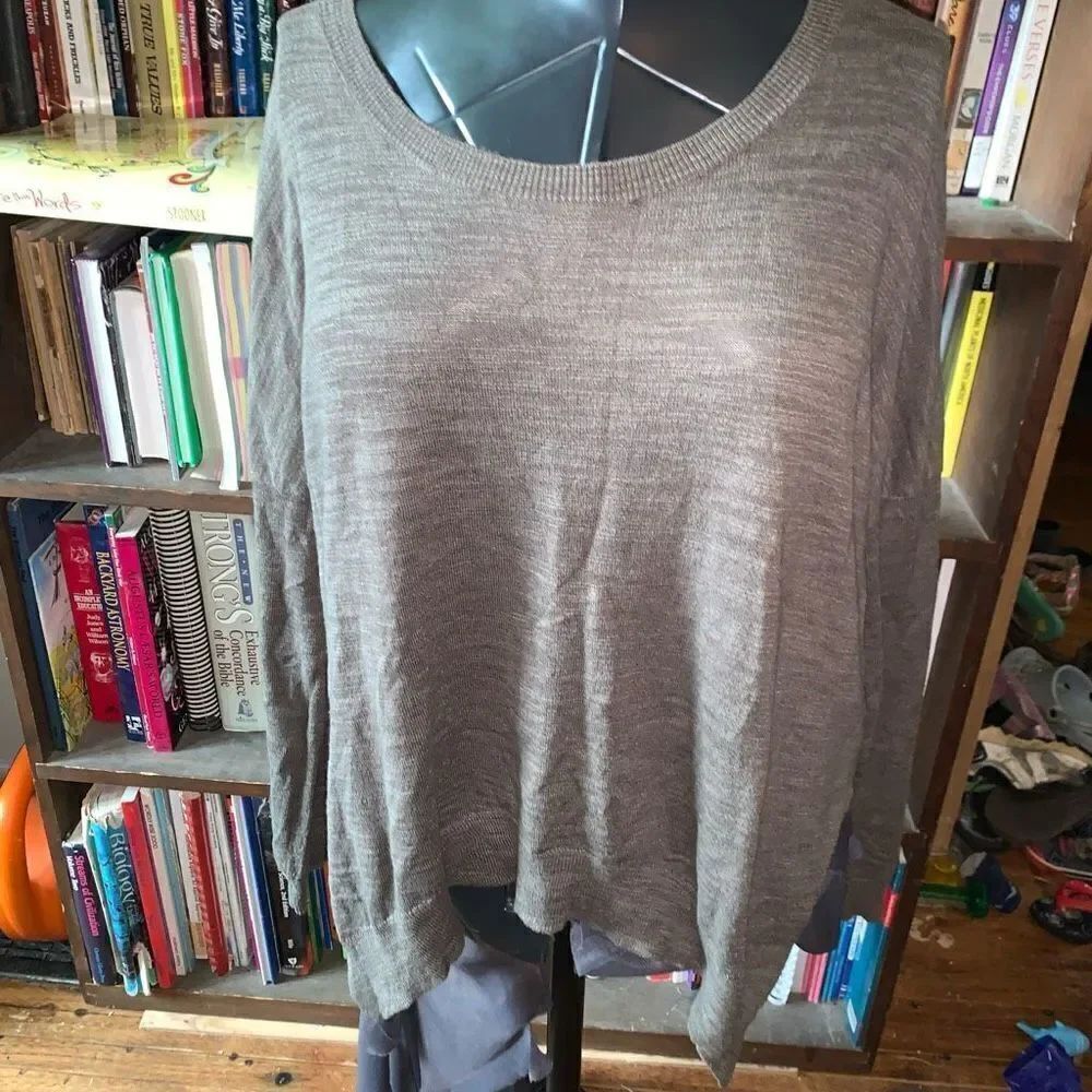 Moth heathered gray boat neck oversized cozy MP sweater